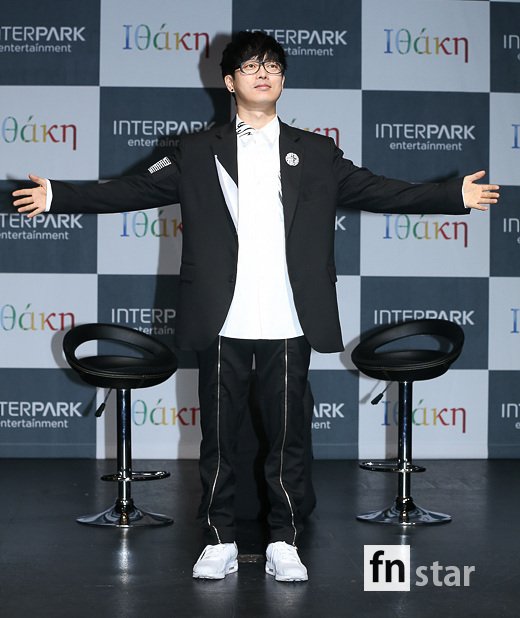 [포토] 국카스텐 하현우, ‘데뷔 11년만에 솔로로’ - 헉스