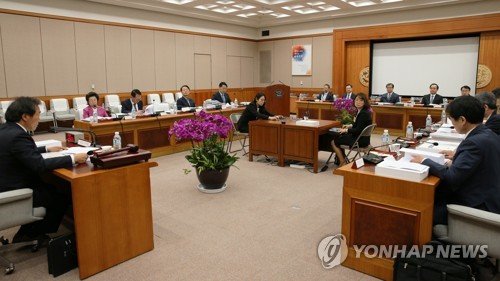 국회 정보위…여야, '北 냉면발언' 놓고 설전