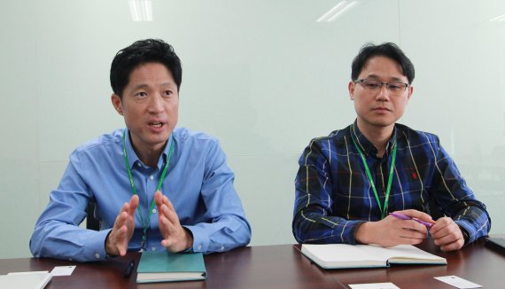위메이드엔터테인먼트의 블록체인 자회사인 위메이드트리의 김석환 대표(왼쪽)와 오호은 대표가 파이낸셜뉴스 블록포스트와 인터뷰를 하고 있다.