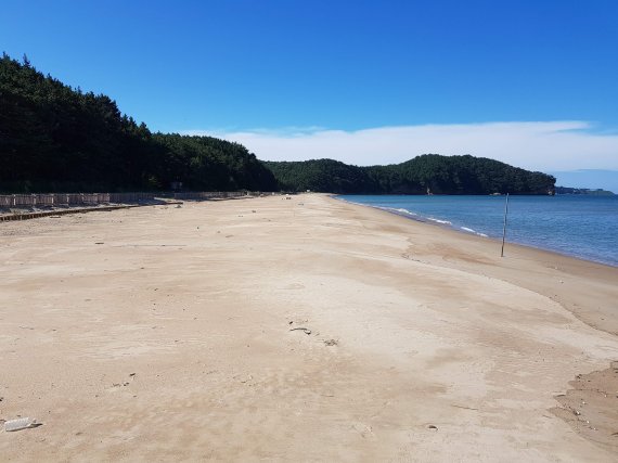 충남 태안 안면도 꽃지해수욕장 전경.