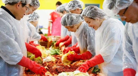 제주혁신도시 공공기관 합동 ‘사랑의 김장나눔’ 봉사활동