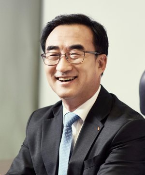 윤용철 커뮤니케이션센터장