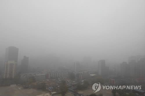 지난 14일 대기오염이 심한 중국 베이징의 하늘 /사진=연합뉴스