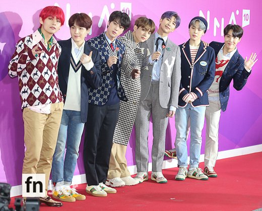 [포토] BTS, ‘2018 멜론뮤직어워드 상 쓸어담는 방탄소년단’