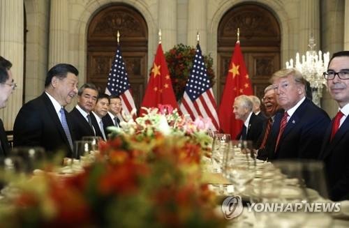 President Donald Trump with China's President Xi Jinping during their bilateral meeting at the G20 Summit, Saturday, Dec. 1, 2018 in Buenos Aires, Argentina.AP연합뉴스