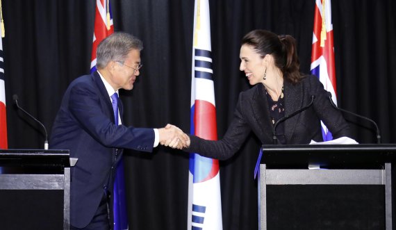 文대통령 "김정은 답방, 시기보다 비핵화 촉진이 중요"