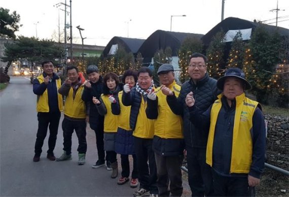 [포토뉴스] 시흥시 소래산 등산로 성탄트리