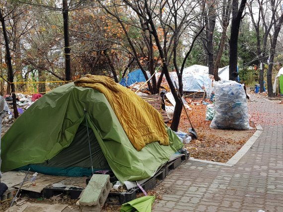 지난 4일 방문한 용산역 부근 텐트촌의 모습. /사진=오은선기자