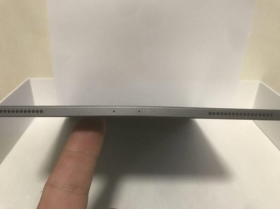 애플 "휘어진 아이패드 프로, 품질 기준에 부합.. 성능 문제 없어"