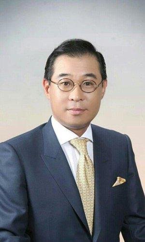 [단독] ‘골프장 동영상’ 피해자 이진혁씨 코스닥상장사에서 새출발..나노캠텍 부회장으로