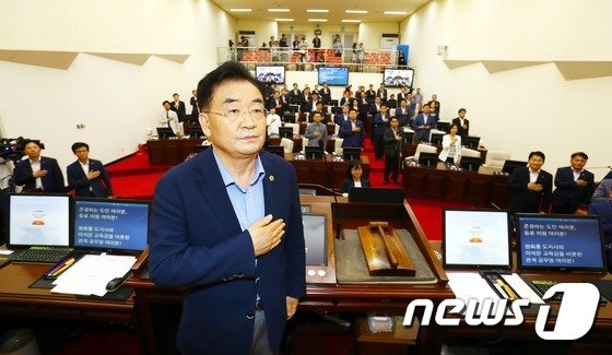 지난해 7월11일 제주도의회 본회의장에서 제362회 제주도의회 임시회 제1차 본회의가 열리고 있다.(제주도의회 제공)2018.7.11/뉴스1© News1