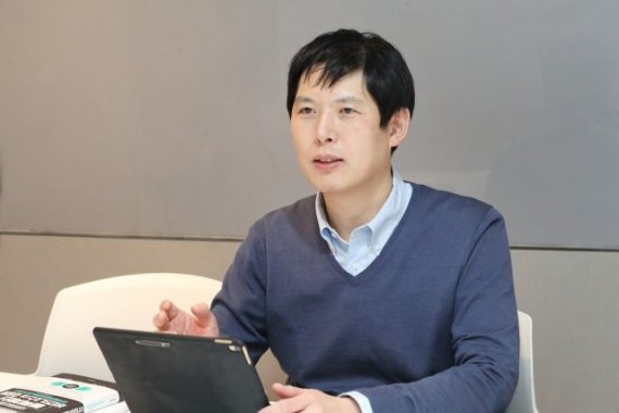 KT경제경영연구소 김재필 수석연구원(팀장)이 지난 8일 파이낸셜뉴스 블록포스트와 인터뷰를 하고 있다.