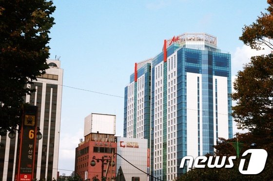 부산역과 인접해 접근성이 탁월한 아스티호텔 부산 전경.© News1