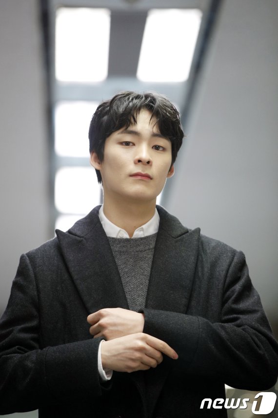 JTBC 드라마 'SKY캐슬(스카이캐슬)'에서 박영재 역을 맡은 배우 송건희가 뉴스1과의 인터뷰에서 포즈를 취하고 있다. /뉴스1 © News1 안은나 기자