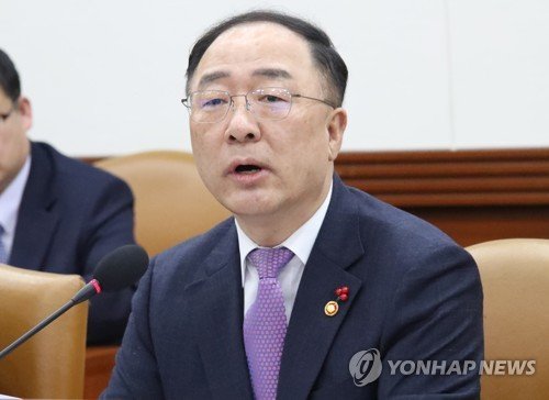 홍남기 경제부총리 겸 기획재정부 장관. 사진=연합뉴스.