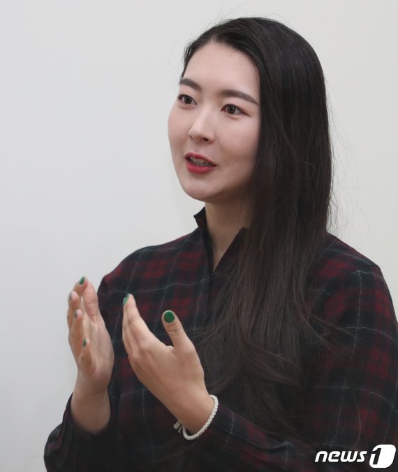 영국에서 활동 중인 부산 출신 배우 겸 가수 루시가 21일 <뉴스1>과 인터뷰를 하고 있다. 2019.1.22/뉴스1 © News1 여주연 기자