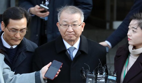 '사법부 치욕의 날'… 前 대법원장 영장심사 '치열한 기싸움’