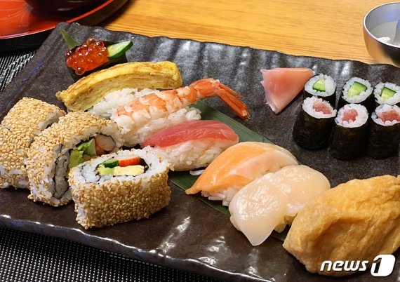 3시간 만에 완성한 7가지 종류의 초밥과 말이© 뉴스1