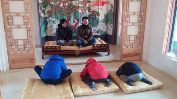 [설 황금연휴 100배 즐기기] 설음식 만들어 먹고 제기 차고..박물관으로 가족 나들이 가요