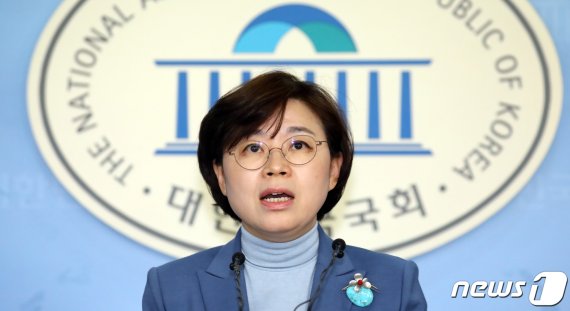 한국당 "성폭행범 안희정 구속, 與 이번에도 불복할건가"