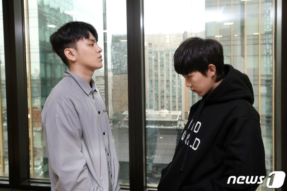 힙합 프로듀서팀 그루비룸(Groovyroom)의 박규정(왼쪽)과 이휘민 / 뉴스1 © News1 안은나 기자