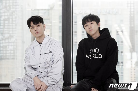힙합 프로듀서팀 그루비룸(Groovyroom)의 박규정(왼쪽)과 이휘민 / 뉴스1 © News1 안은나 기자