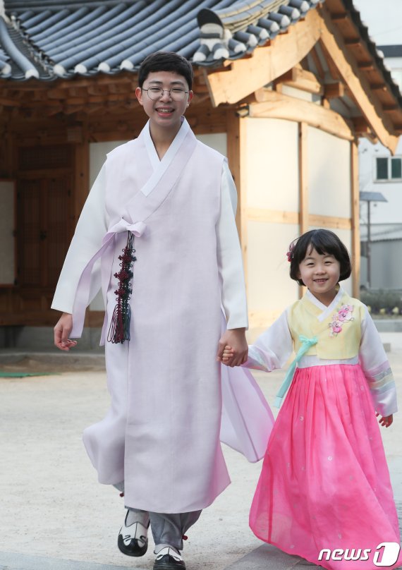 영화 '말모이' 조현도(왼쪽)와 박예나 한복인터뷰 / 뉴스1 © News1 허경 기자