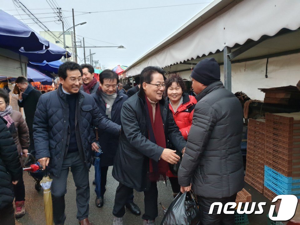 '손혜원 효과'에 곤혹스러운 박지원.. "목포 여론이.."