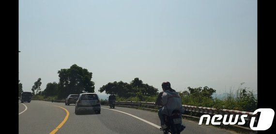 다낭 인터컨티넨탈 리조트로 가는 유일한 해안도로.© 뉴스1 이기림 기자