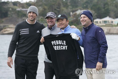 왼쪽부터 NFL 선수 에런 로저스, 프로골퍼 제리 켈리, 최호성, 배우 크리스 오도널[Kyle Terada-USA TODAY Sports/로이터=연합뉴스] /사진=연합뉴스