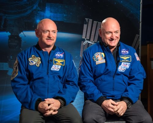 스콧(오른쪽)이 우주에서 340일간 생활을 했으며, 전직 우주인인 마크는 지상에서 생활했다. [NASA 제공] /사진=연합뉴스