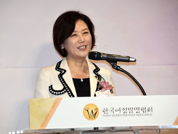취임사 하는 이인실 한국여성발명협회 회장