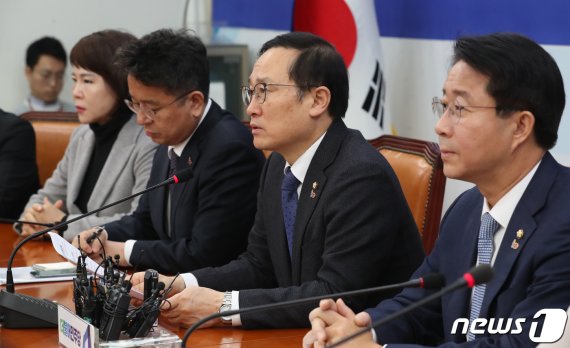 홍영표 "한국당, 한반도 평화 재 뿌리려는 행태 반복 안돼"