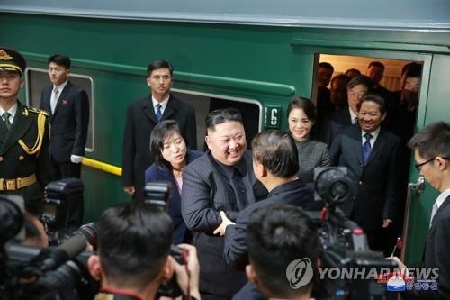 김정은 북한 국무위원장이 지난 1월 7일부터 10일까지 중국을 방문했다.사진은 김 위원장이 베이징에 도착해 중국 측의 환영을 받고 있는 모습. /사진=연합뉴스