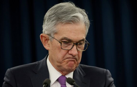 FILE PHOTO: U.S. Federal Reserve Chairman Jerome Powell holds a press conference following a two day Federal Open Market Committee policy meeting in Washington, U.S., January 30, 2019. REUTERS/Leah Millis/File Photo<All rights reserved by Yonhap News Agency>