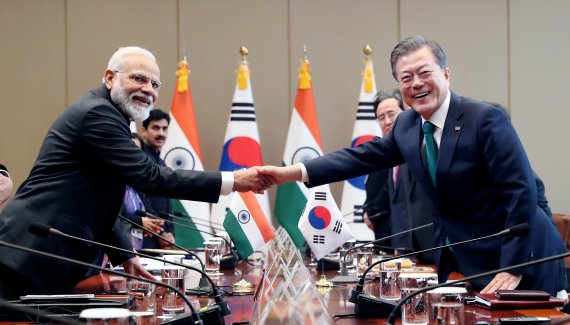 모디 "인도 7기 원전에 한국 참여해달라"