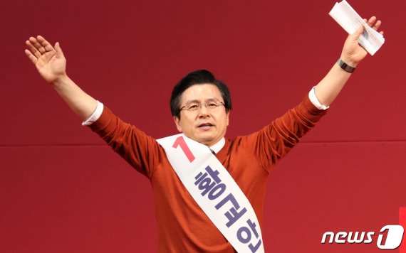 한국당 대표 황교안, 대여관계·보수혁신 등 향배는…