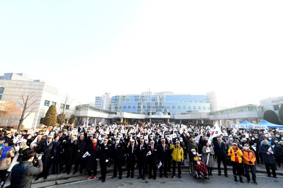 하남시민 하남시청 앞 3.1운동 기념비 참배. 사진제공=하남시