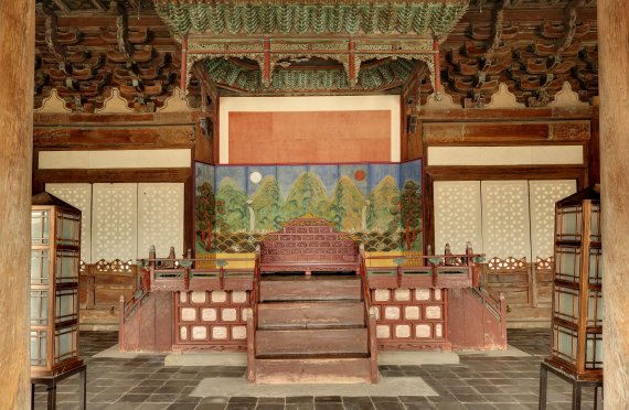 창경궁_명전전 권역_내부 전경_여름 /사진=fnDB