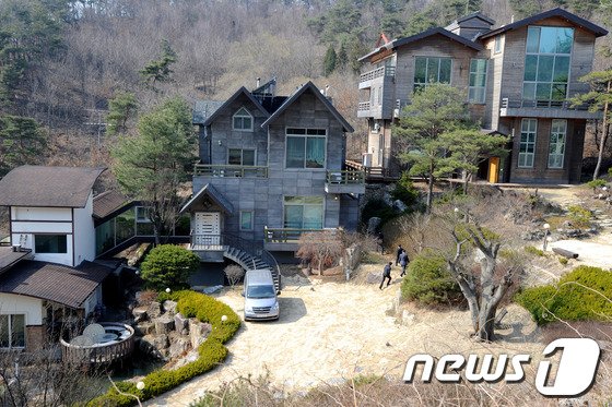 "경찰, 김학의 의혹 사진·동영상파일 3만건 누락 檢송치"