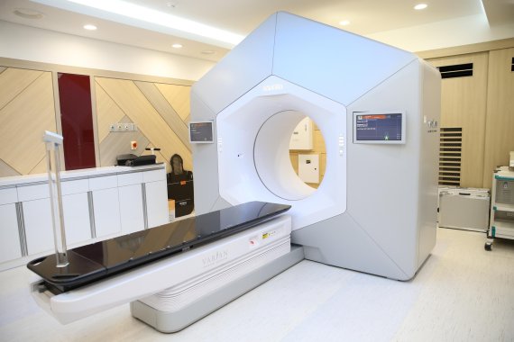 고려대학교 안암병원이 아시아 최초로 도입한 방사선암치료기 핼시온(Halcyon) 2.0. 고려대학교 안암병원 제공