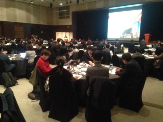 홈플러스 리츠, '1조7000억' 돈파티..넘을 산 많아