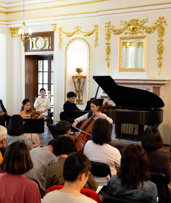 덕수궁에서 클래식 선율이 '석조전 음악회'