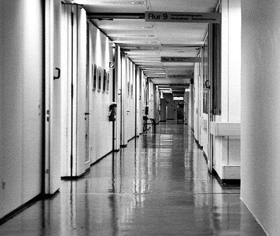 제증명서 30종에 대한 수수료가 정해져 있지만 일부 병원들은 무시하고 상한액을 초과하는 금액을 받았다. /사진=픽사베이