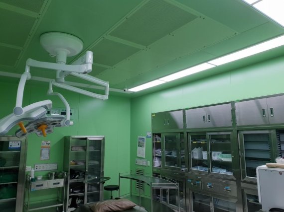 수술실 내에 CCTV를 설치해 환자가 원할 경우 열람해 의료진의 일탈행위를 견제할 수 있도록 하자는 법안이 끝내 좌절됐다. 의료사고로 증거를 확보하려 해도 병원이 CCTV 열람 및