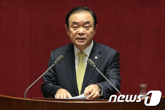장병완 민주평화당 원내대표. © News1 이광호 기자