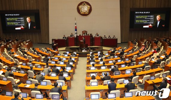 與 "사법개혁" vs 野 "내로남불"…대정부질문 '난타전'