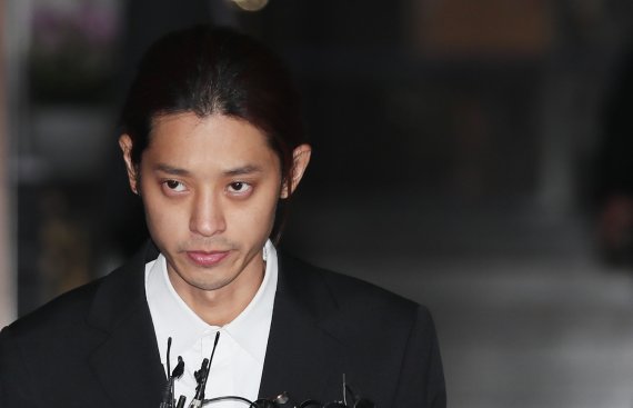 정준영 구속여부 21일 결정.. 증거인멸·피해자 위해가 쟁점