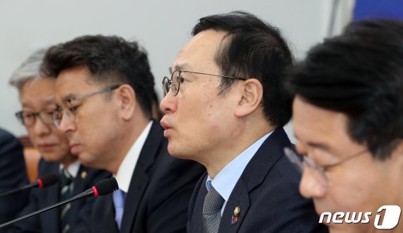 홍영표 "한국당, 물타기로 김학의 사건 흐리려는 시도 멈춰야"