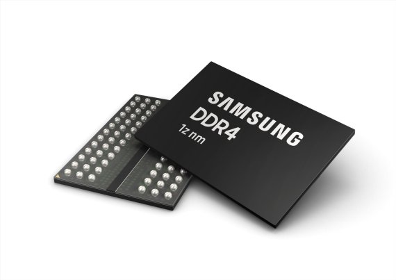 삼성전자의 3세대 10나노급(1z) 8Gb DDR4 제품 /사진=삼성전자 제공